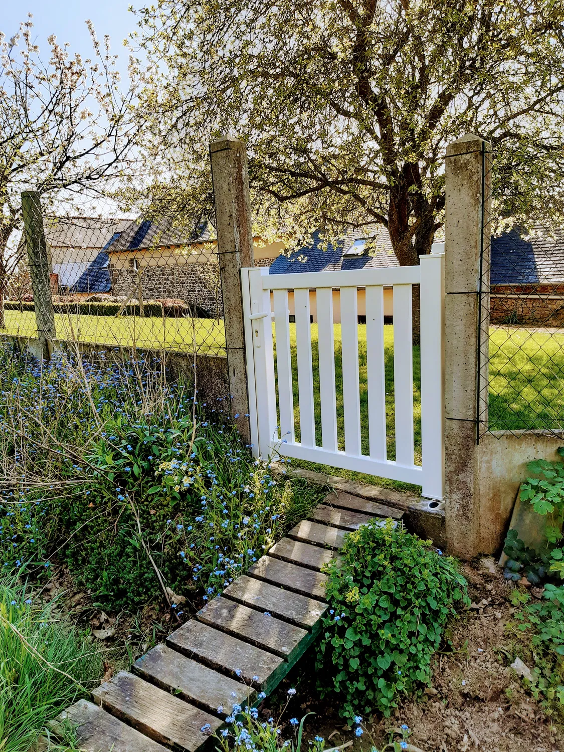 bibliotheque sur mesure hede bazouges